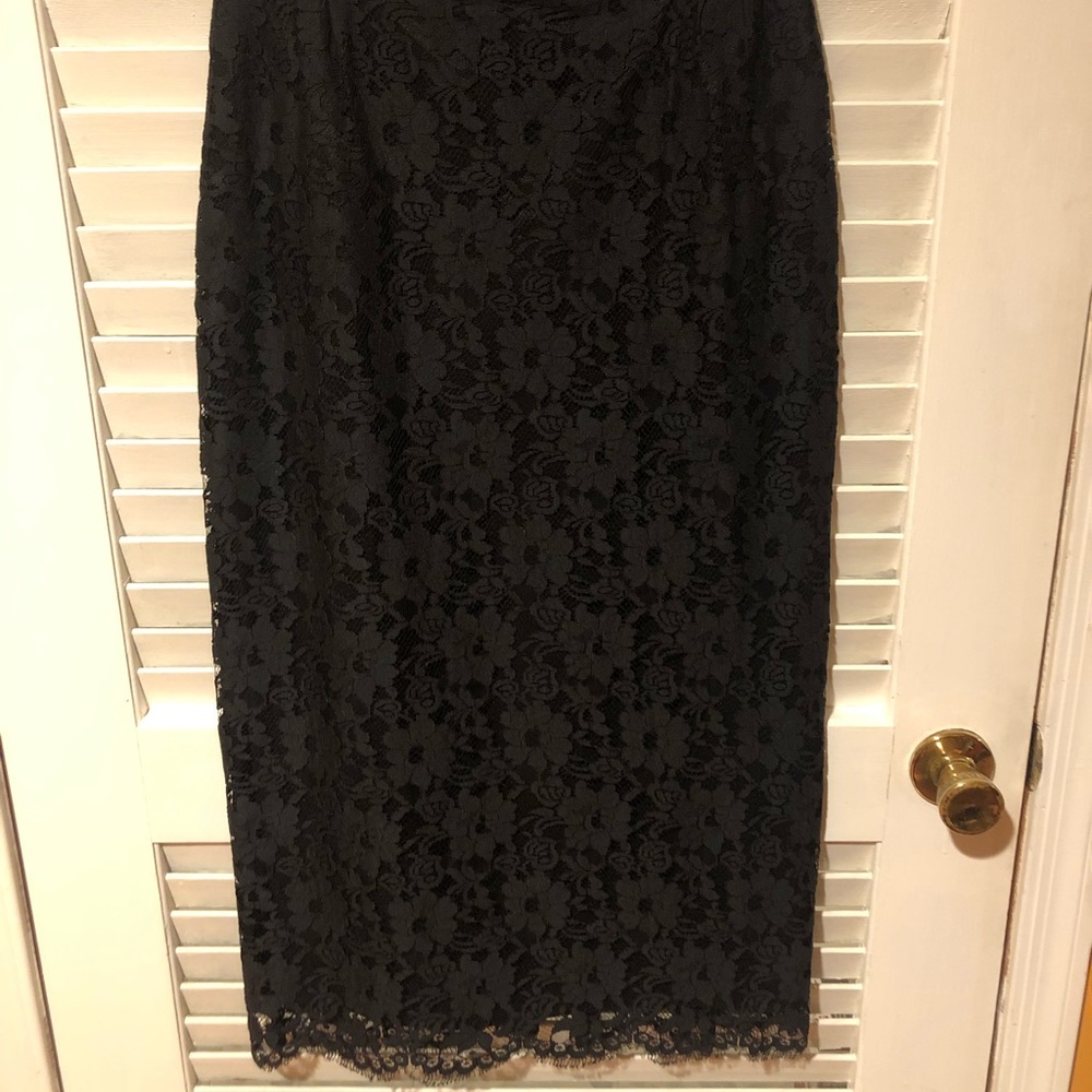 Lace pencil skirt